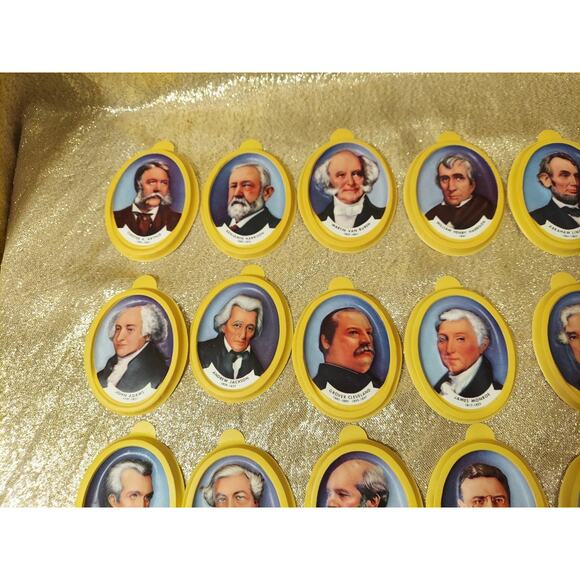 33 Vintage Nabisco Cereal Premiums 3D Plastic Presidential Portraits 1950s w/Box - Picture 13 of 16
